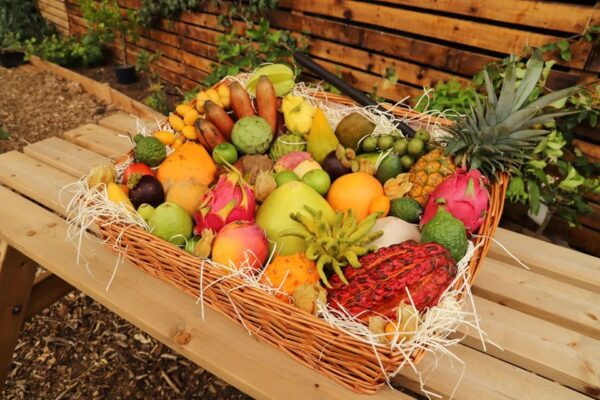 Exotic fruit basket – deluxe - Image 2